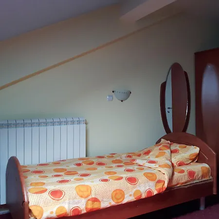 Hollywood Prenociste * Ni